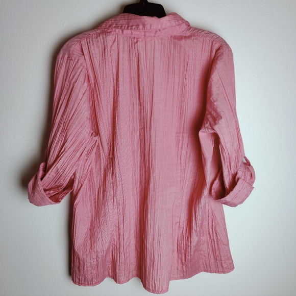 St. John's Bay Women's Crinkle Non Iron Roll Tab Sleeve Button Down Shirt, L - Picture 3 of 9